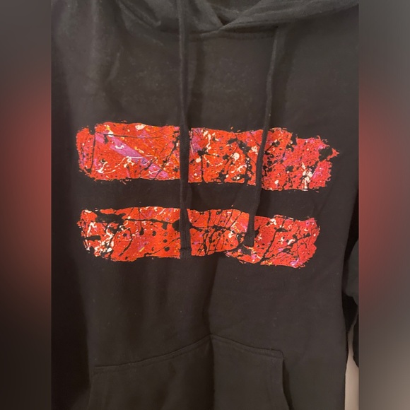 Ed Sheeran Equals Hoodie from the 2023 US The Mathematics Tour - Picture 3 of 13